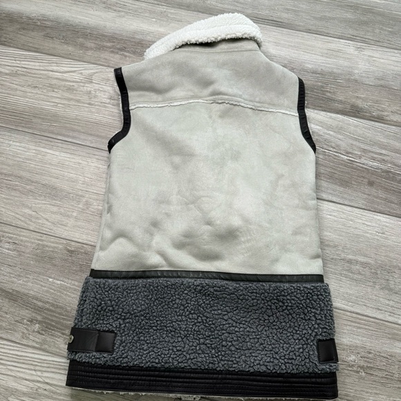 STELLA & Lorenzo Faux Shearling Moto Vest Size XS - Picture 14 of 16